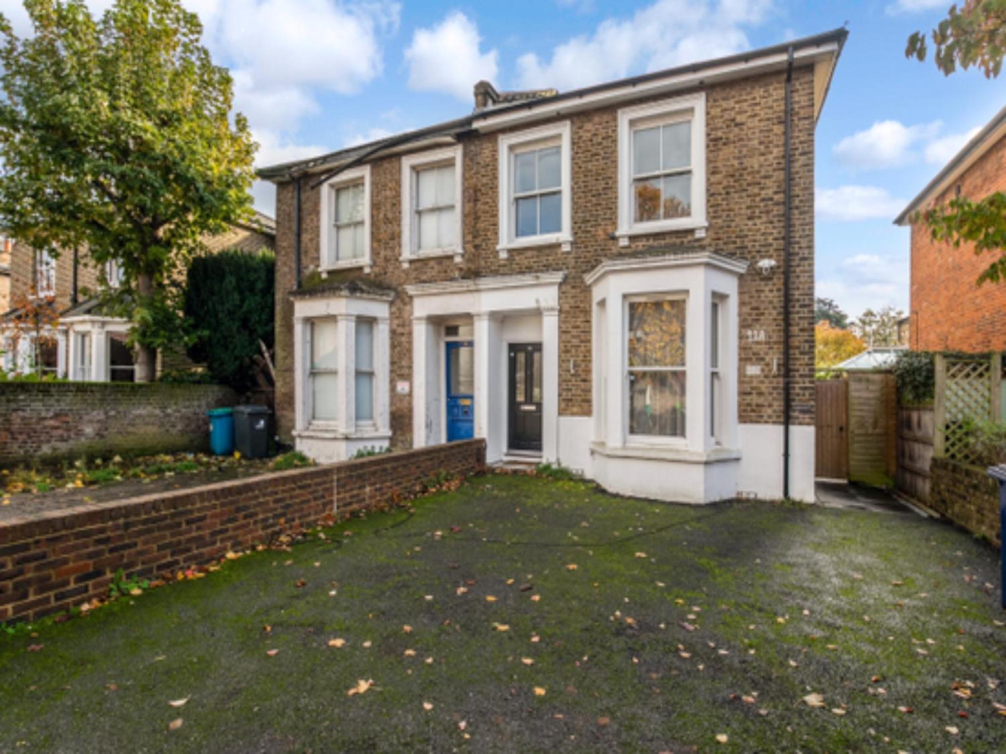Ealing Queen Of The Suburbs One Bedroom Pass The Keys Londra